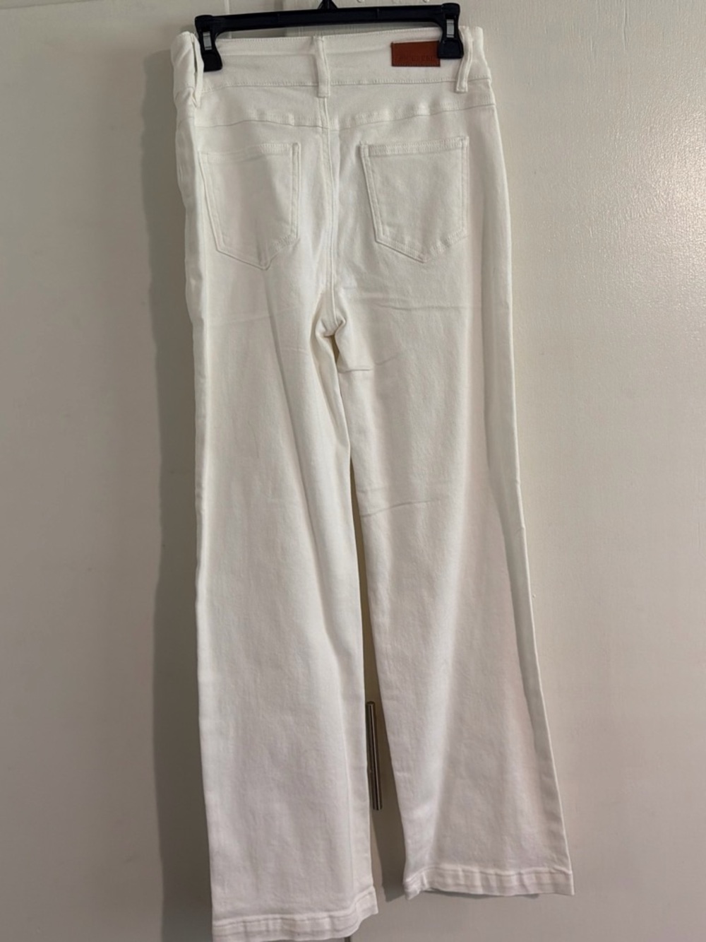 belk White Straight-Leg Women’s Jeans